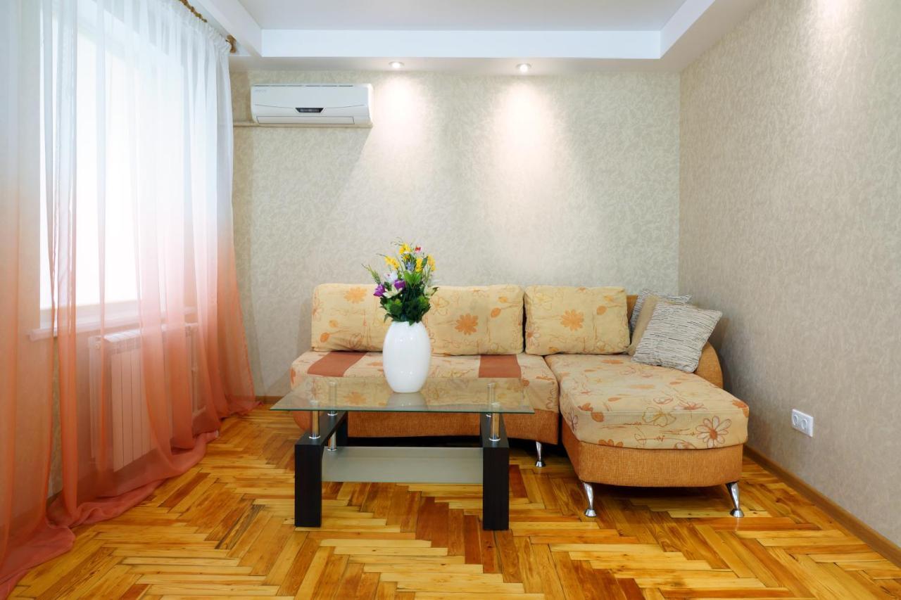 2 Rooms Semi-Luxury Apt On 39-H Nezalezhnoi Ukrаiny Street Next To The City Council Zaporizhia Zewnętrze zdjęcie